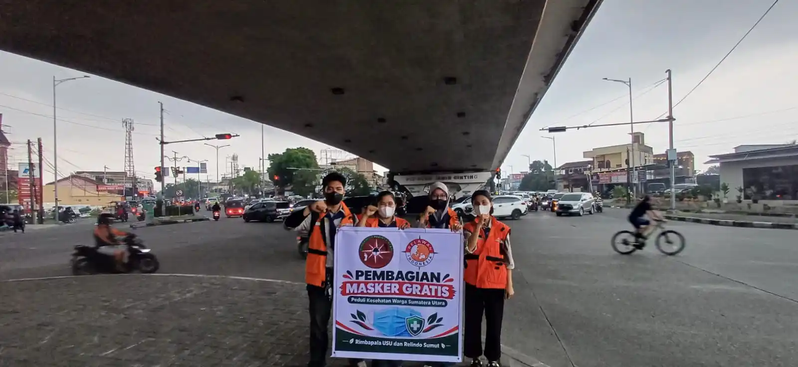 RIMBAPALA Faculty of Forestry USU and Relawan Indonesia Distribute Free Masks to the Medan Community